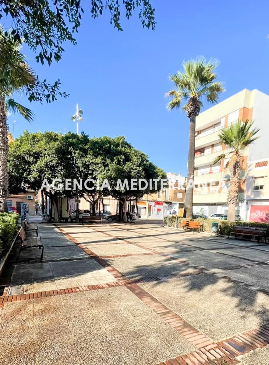 4 bedroom Townhouse for sale in Sagunto / Sagunt with garage - € 239,000 (Ref: 9561911)