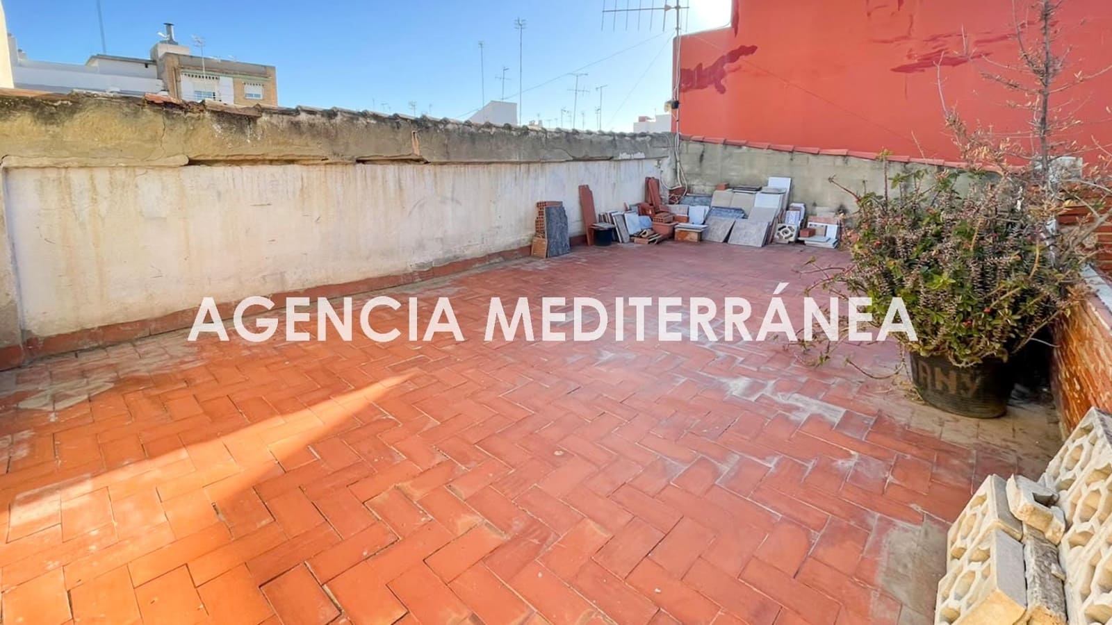 4 bedroom Townhouse for sale in Sagunto / Sagunt with garage - € 239,000 (Ref: 9561911)