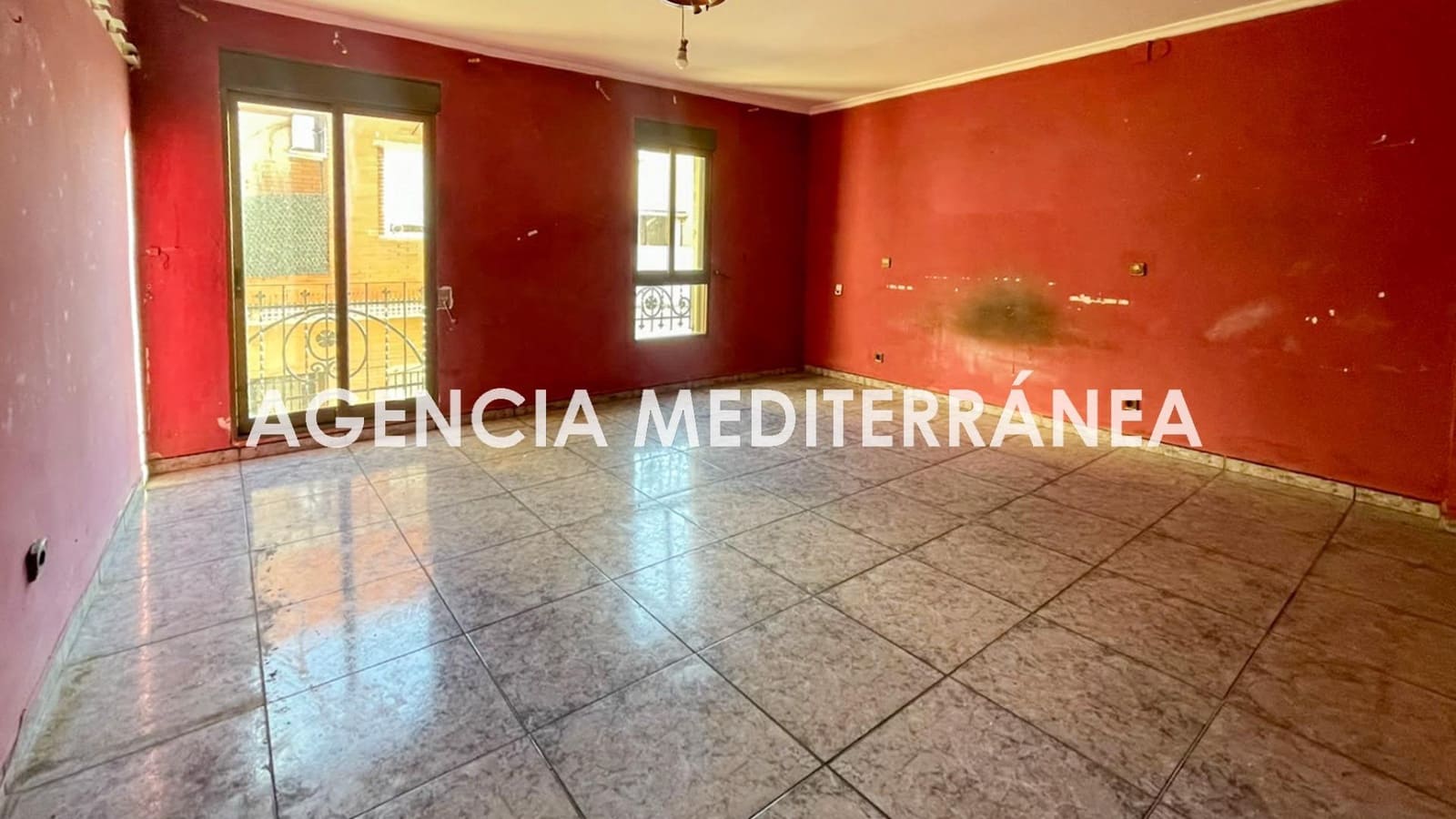 4 bedroom Townhouse for sale in Sagunto / Sagunt with garage - € 239,000 (Ref: 9561911)
