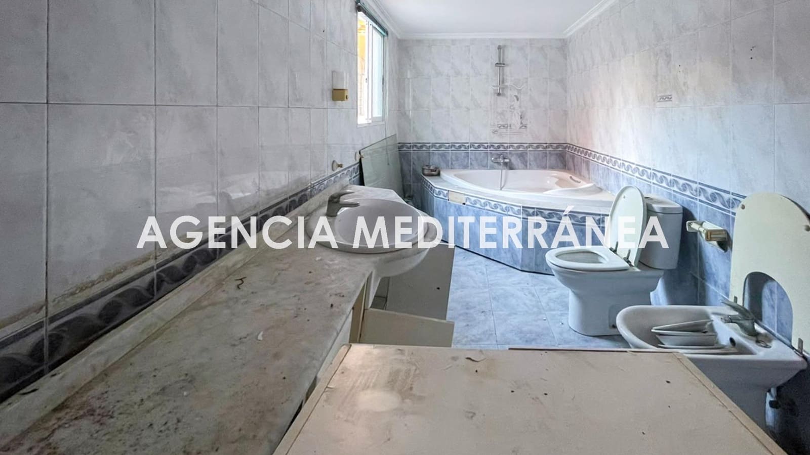 4 bedroom Townhouse for sale in Sagunto / Sagunt with garage - € 239,000 (Ref: 9561911)