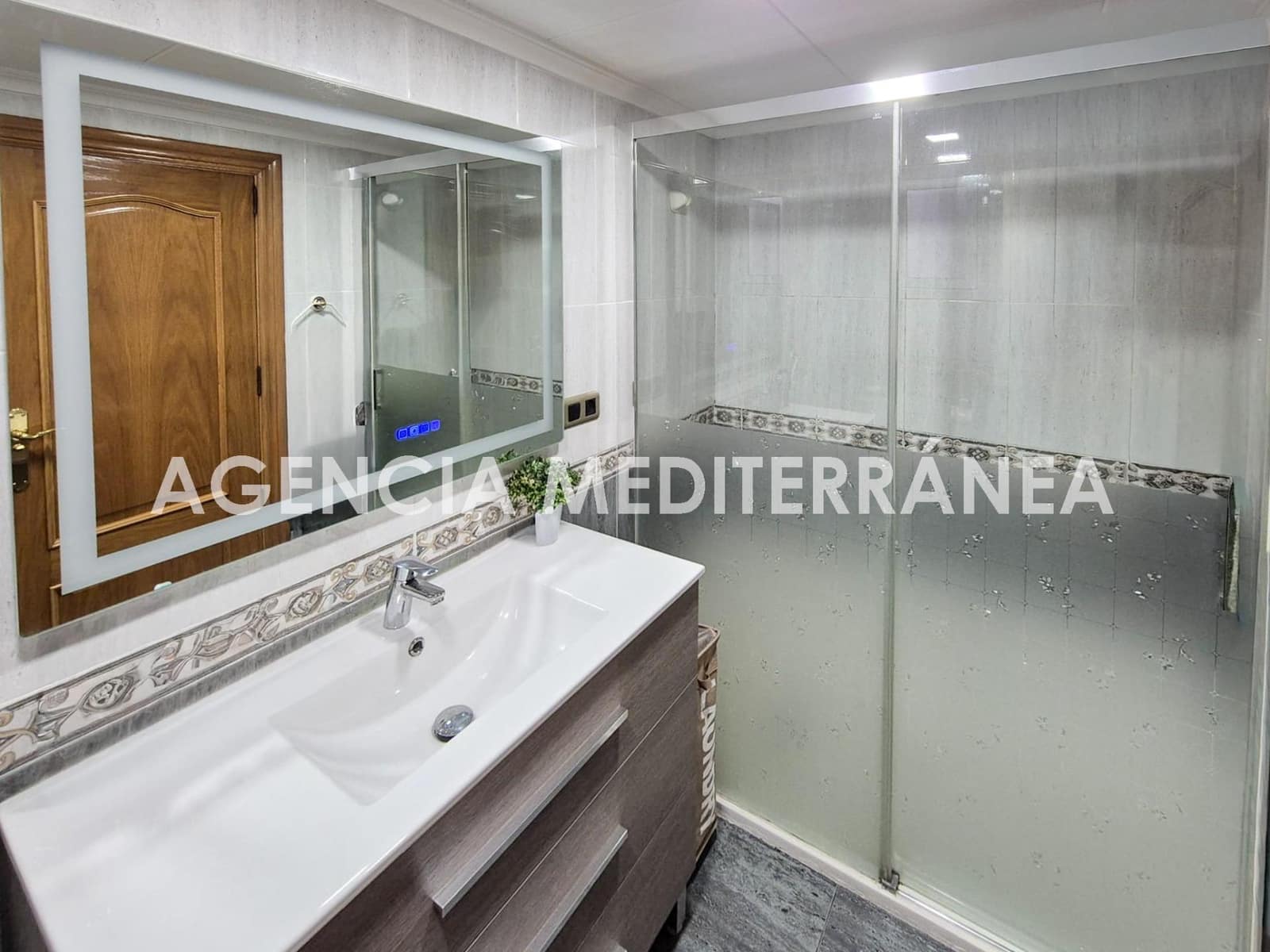 2 bedroom Flat for sale in Valencia city - € 290,000 (Ref: 9568754)
