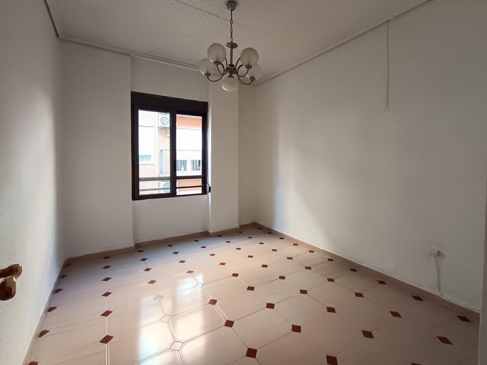 4 Zimmer Wohnung zu verkaufen in Valencia Stadt - 265.000 € (Ref: 9571277)