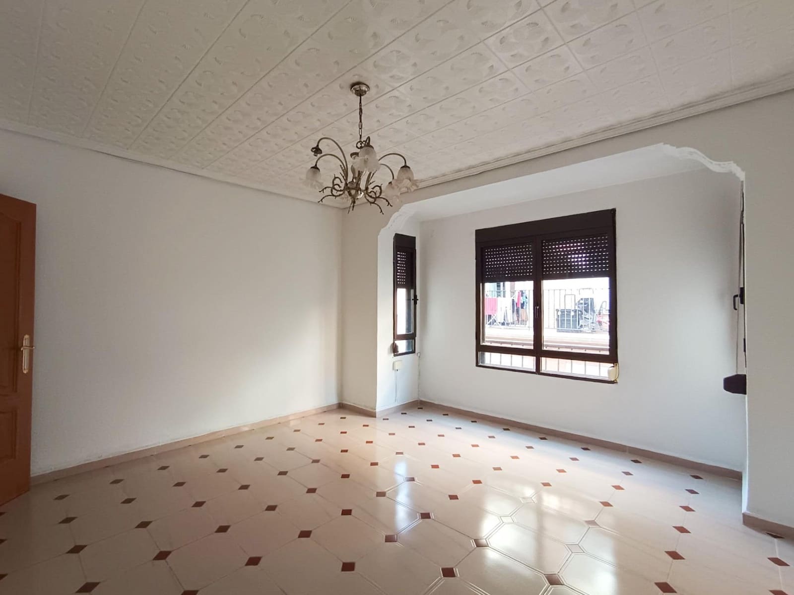 4 bedroom Flat for sale in Valencia city - € 265,000 (Ref: 9571277)