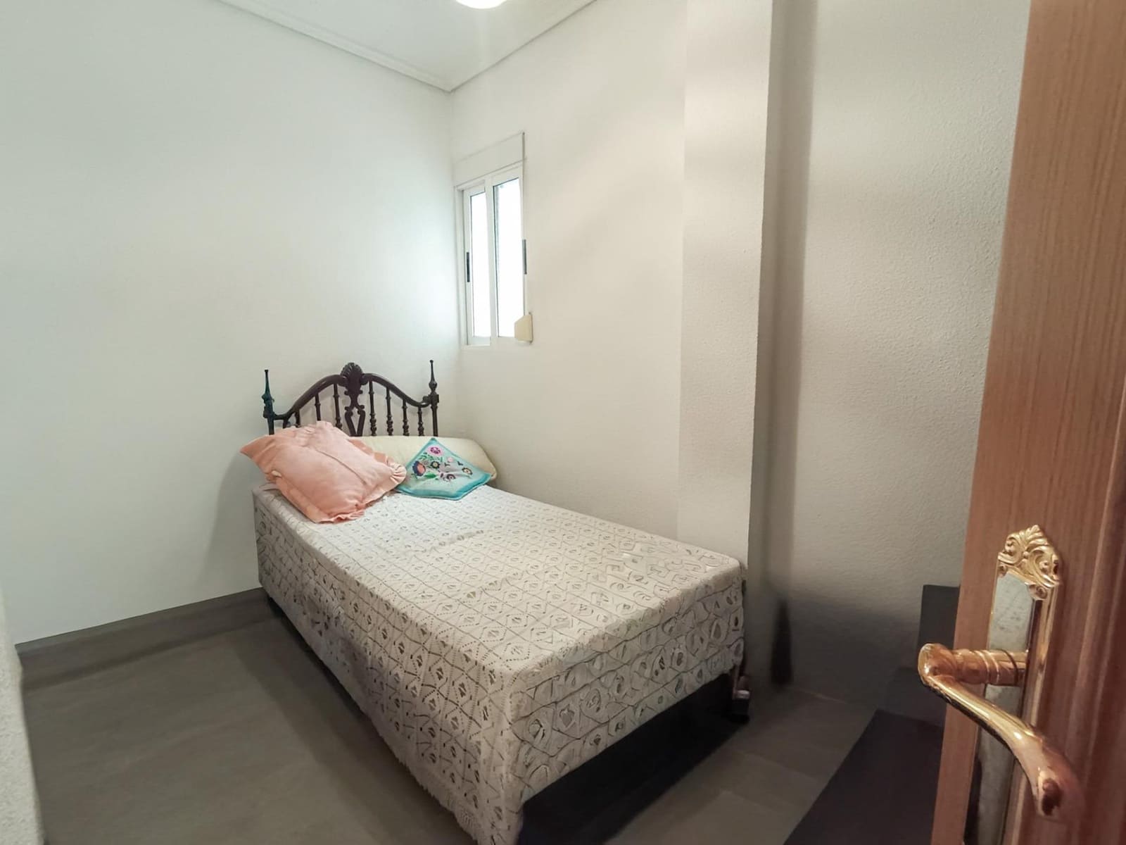 4 bedroom Flat for sale in Valencia city - € 265,000 (Ref: 9571277)