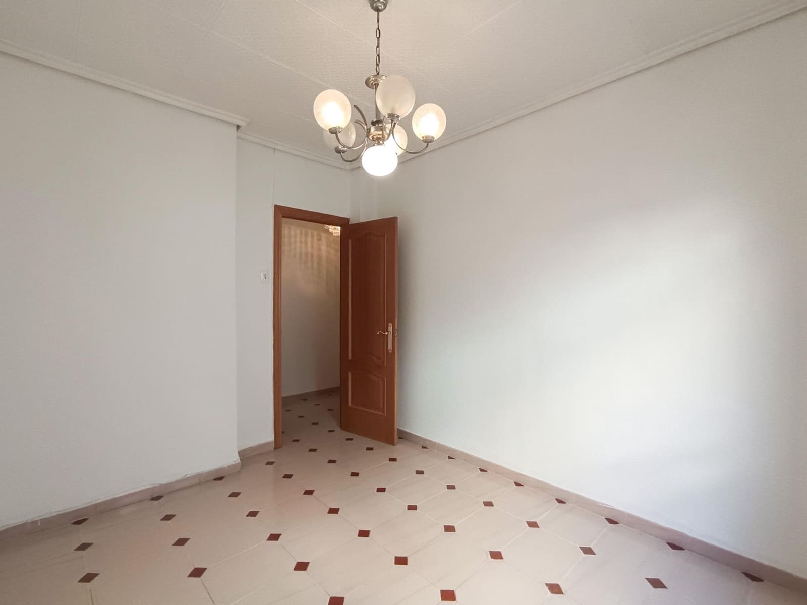 4 soveværelse Lejlighed til salg i Valencia by - € 265.000 (Ref: 9571277)