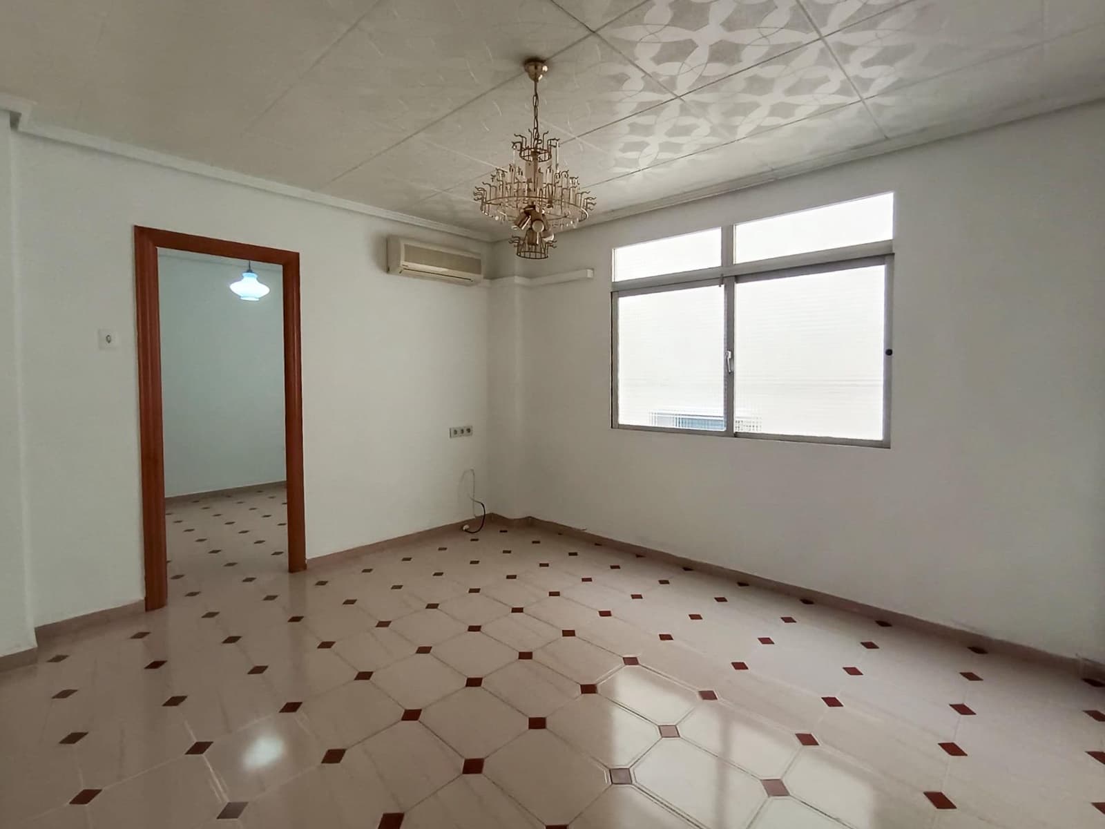 Piso de 4 habitaciones en València ciudad en venta - 265.000 € (Ref: 9571277)