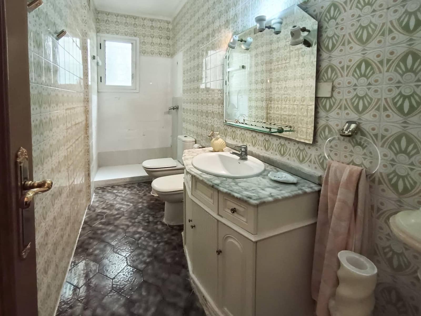 Piso de 4 habitaciones en València ciudad en venta - 265.000 € (Ref: 9571277)