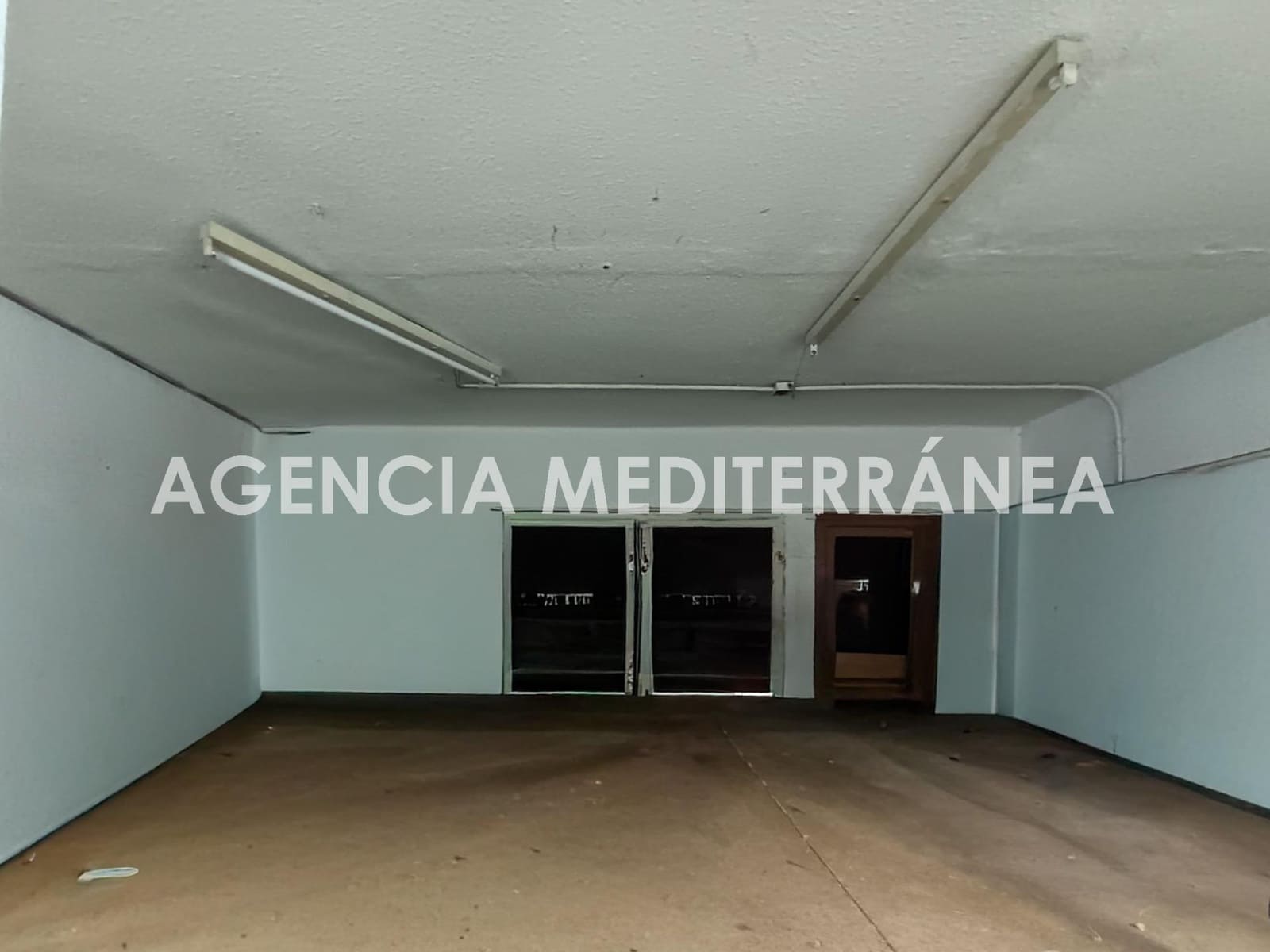 Commercial for rent in Valencia city - € 1,800 (Ref: 9574710)