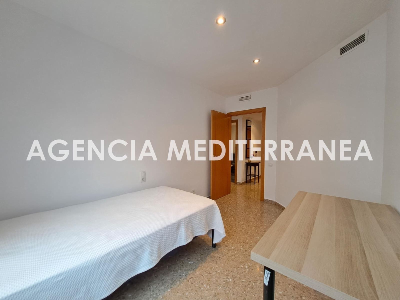 Appartement de 3 chambres à louer à Valence ville avec piscine garage - 1 800 € (Ref: 9583014)