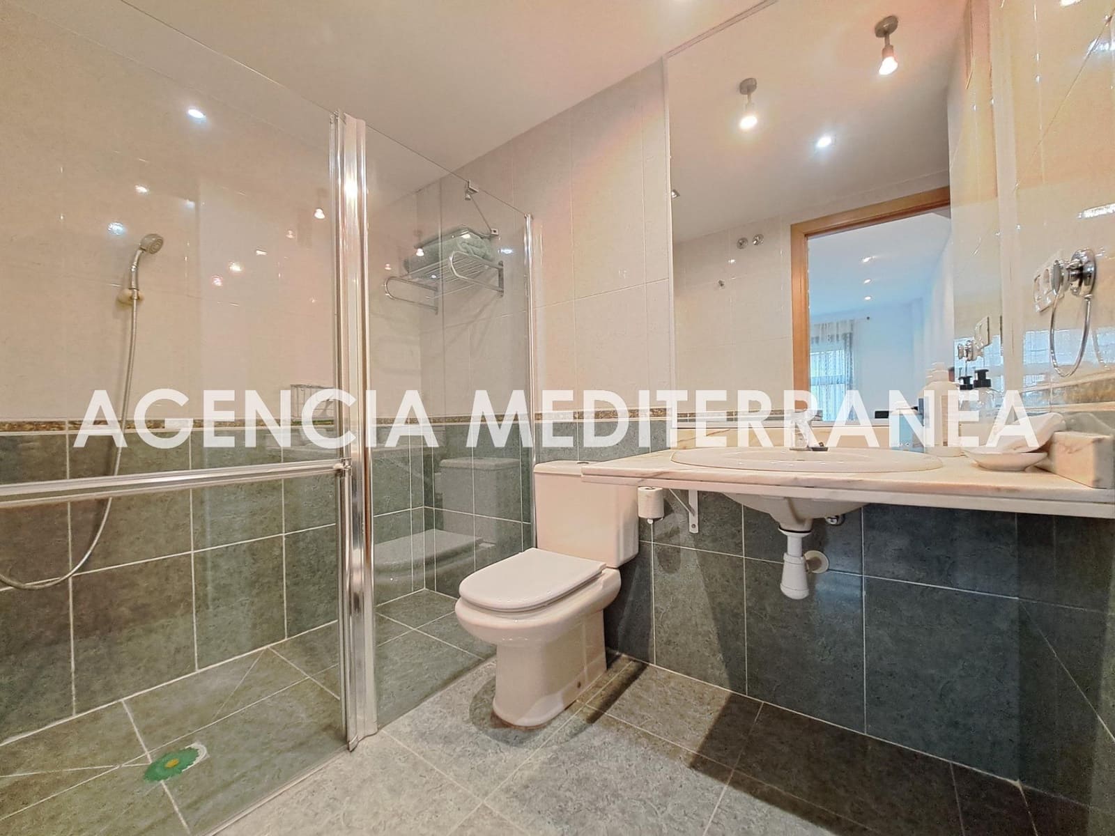 Appartement de 3 chambres à louer à Valence ville avec piscine garage - 1 800 € (Ref: 9583014)