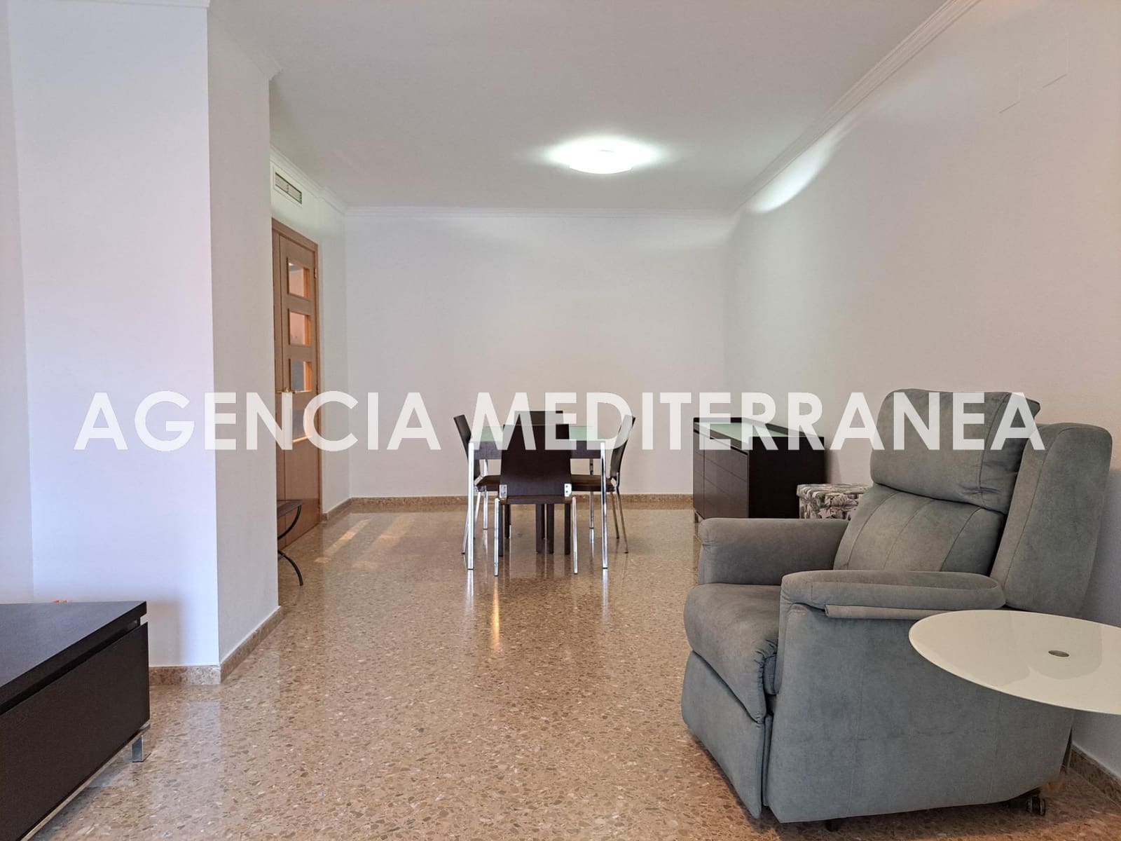 Appartement de 3 chambres à louer à Valence ville avec piscine garage - 1 800 € (Ref: 9583014)