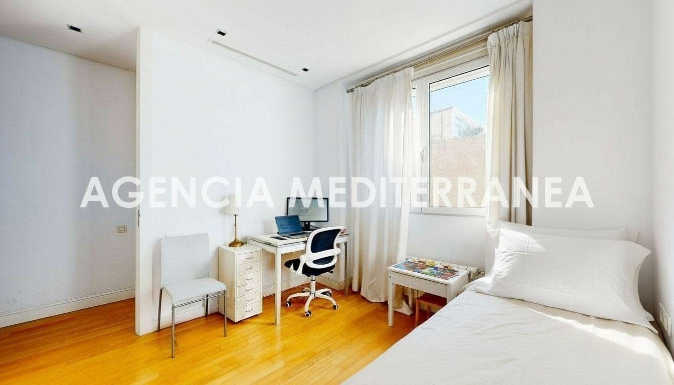 Piso de 3 habitaciones en València ciudad en alquiler - 3.300 € (Ref: 9599632)