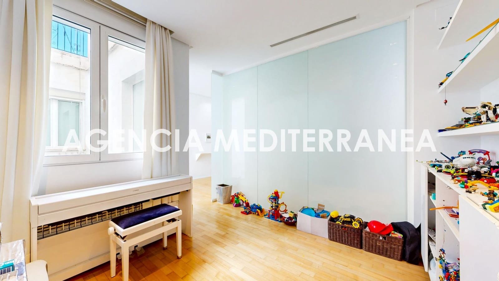 Piso de 3 habitaciones en València ciudad en alquiler - 3.300 € (Ref: 9599632)