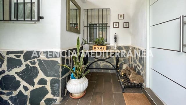 3 slaapkamer Halfvrijstaande villa te koop in La Cañada, Paterna met zwembad - € 355.000 (Ref: 9599633)