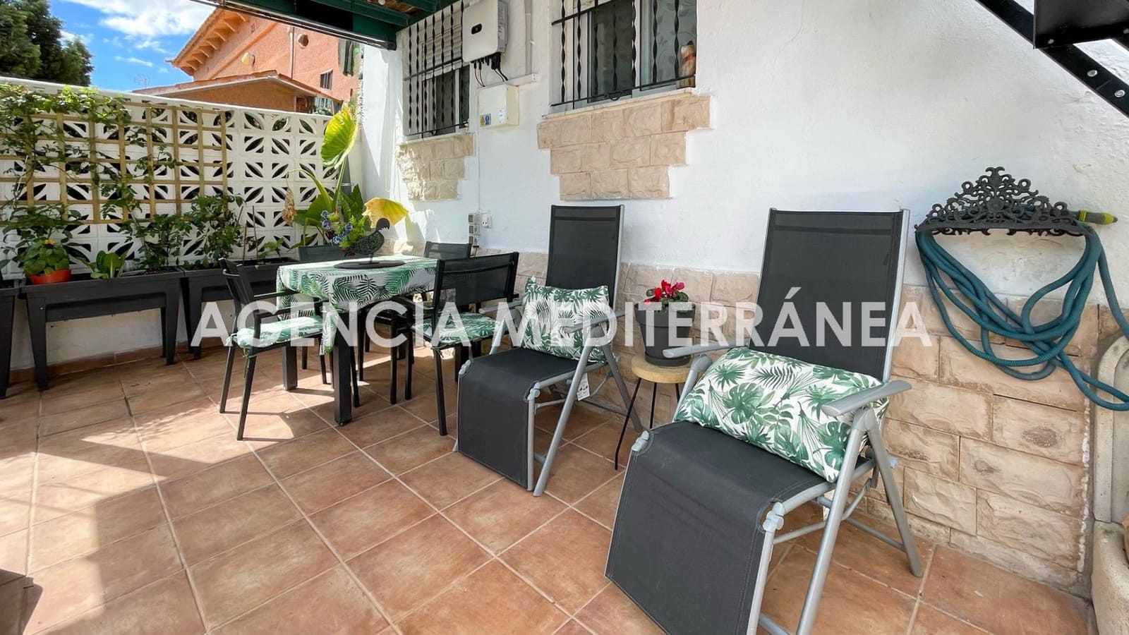 3 slaapkamer Halfvrijstaande villa te koop in La Canada met zwembad - € 355.000 (Ref: 9599633)