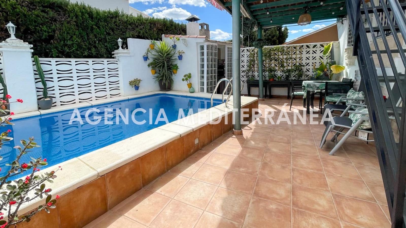 3 slaapkamer Halfvrijstaande villa te koop in La Canada met zwembad - € 355.000 (Ref: 9599633)