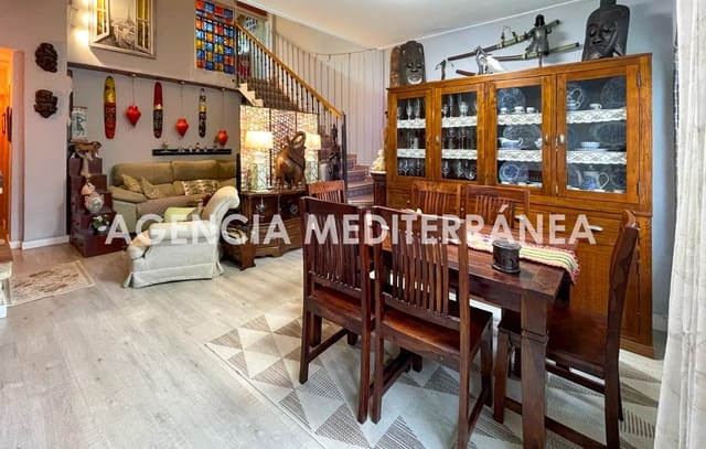 Adosado de 3 habitaciones en La Cañada, Paterna en venta con piscina - 355.000 € (Ref: 9599633)