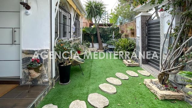 Adosado de 3 habitaciones en La Cañada, Paterna en venta con piscina - 355.000 € (Ref: 9599633)