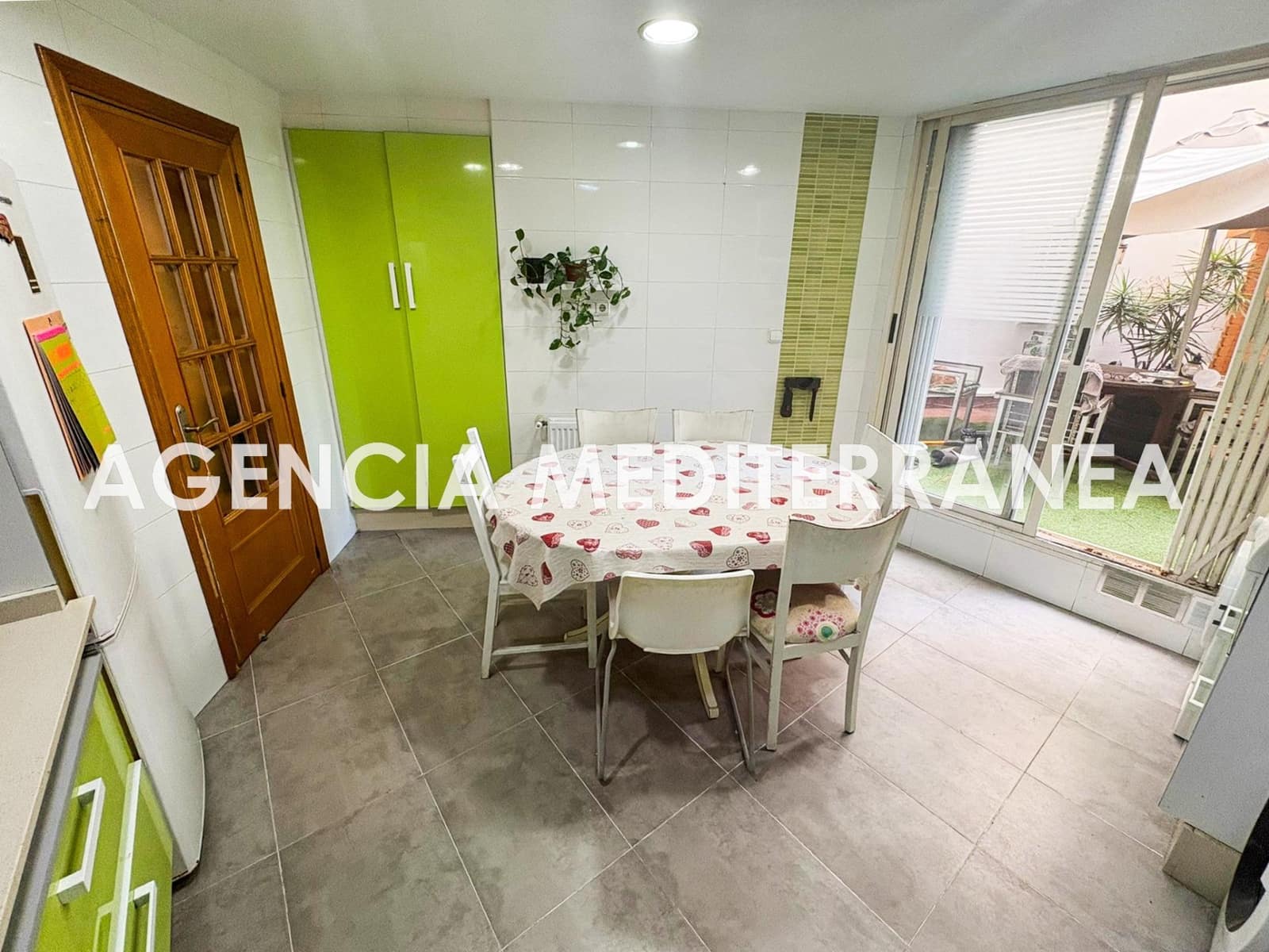 Piso de 3 habitaciones en València ciudad en venta - 389.000 € (Ref: 9608154)