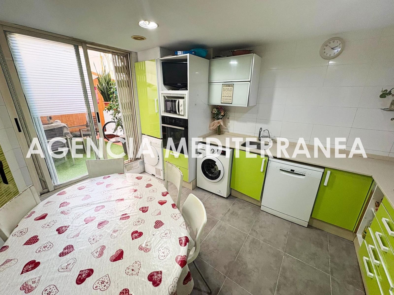 Piso de 3 habitaciones en València ciudad en venta - 389.000 € (Ref: 9608154)