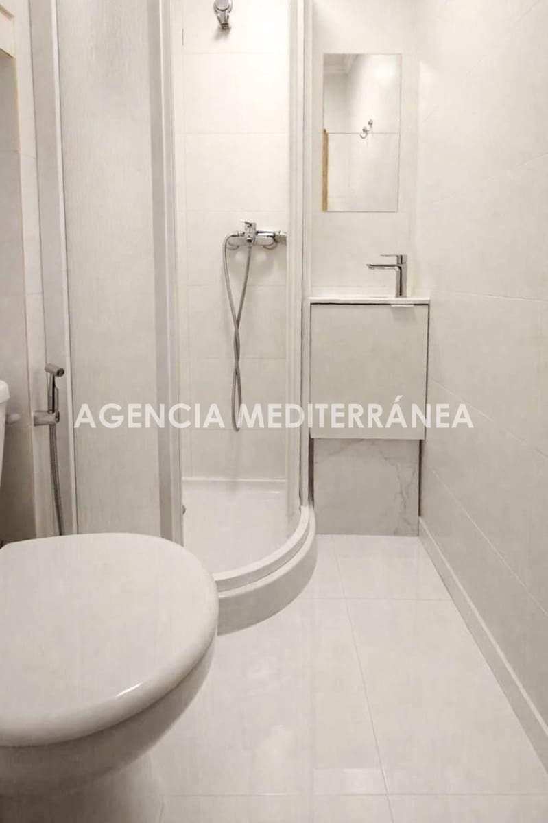 5 bedroom Flat for sale in Valencia city - € 229,900 (Ref: 9611626)