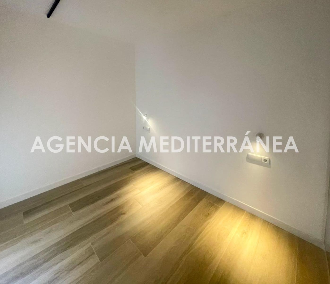 3 bedroom Flat for sale in Valencia city - € 495,000 (Ref: 9615618)