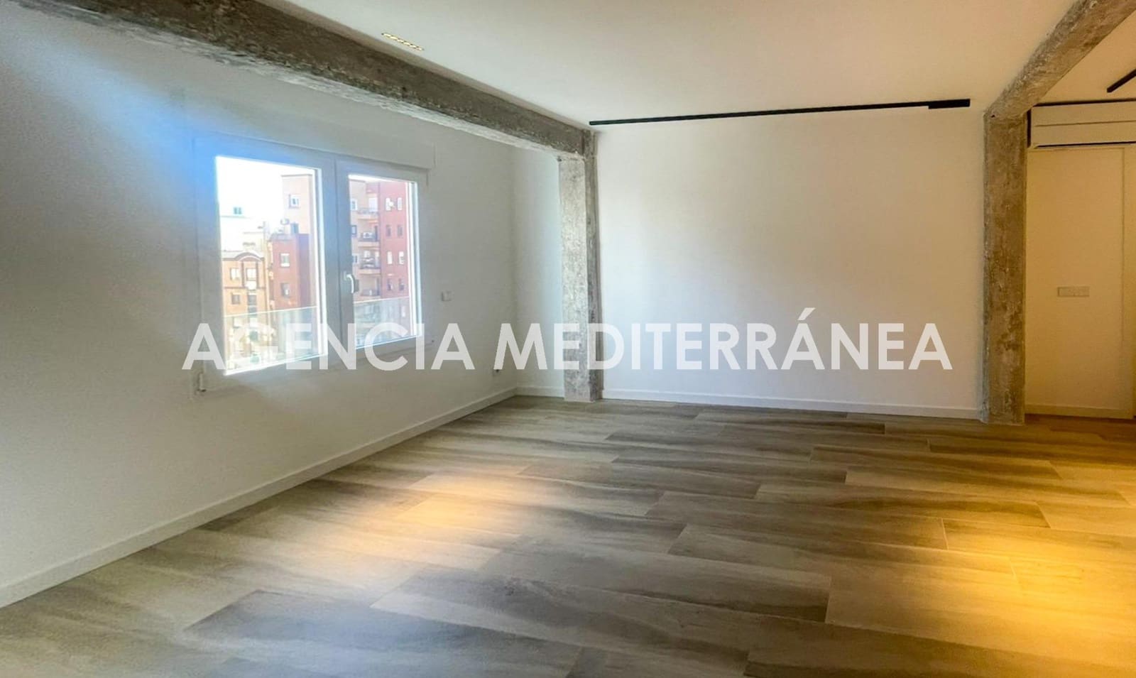 3 bedroom Flat for sale in Valencia city - € 495,000 (Ref: 9615618)