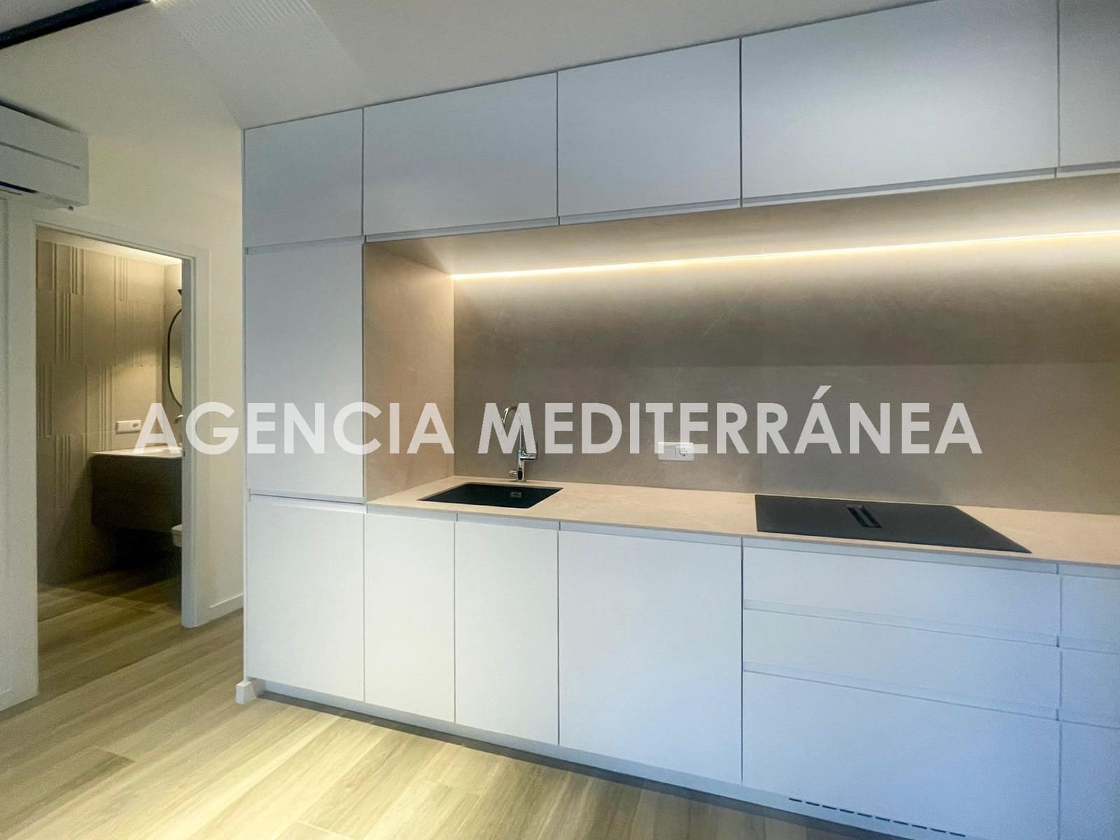 3 bedroom Flat for sale in Valencia city - € 495,000 (Ref: 9615618)