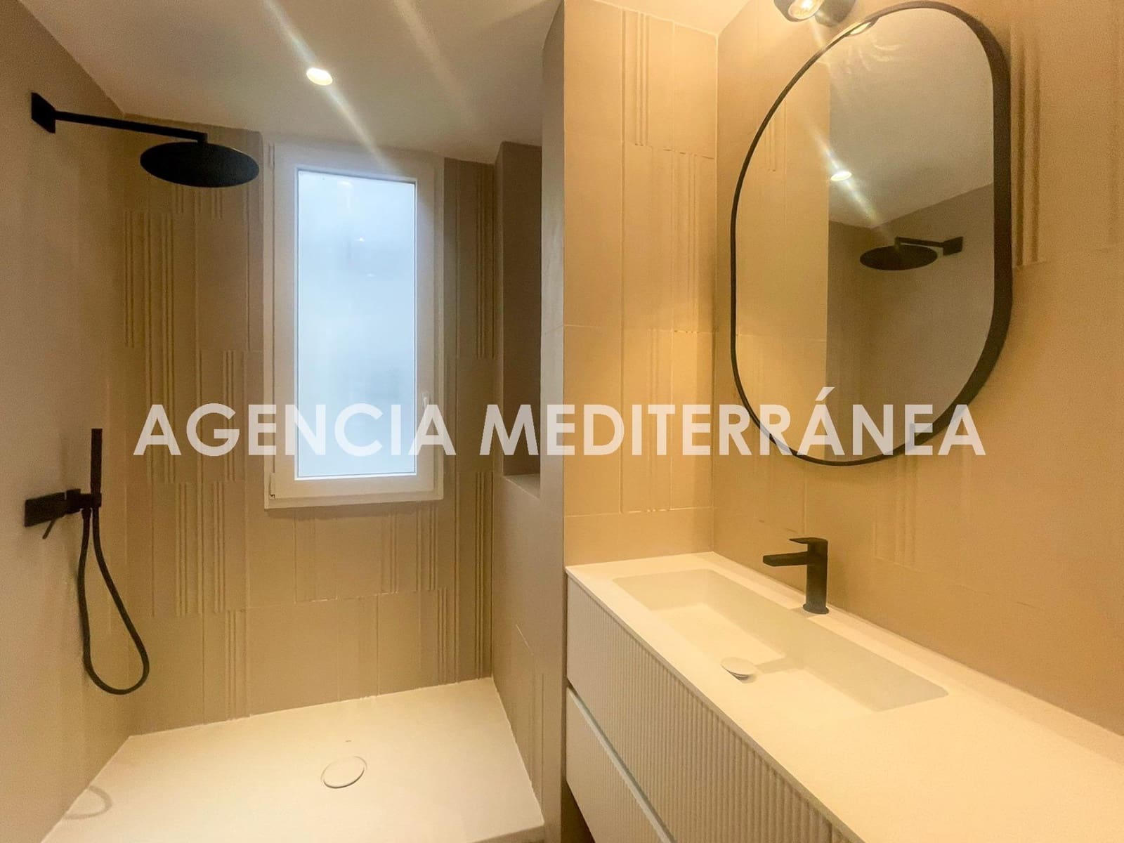 3 bedroom Flat for sale in Valencia city - € 495,000 (Ref: 9615618)