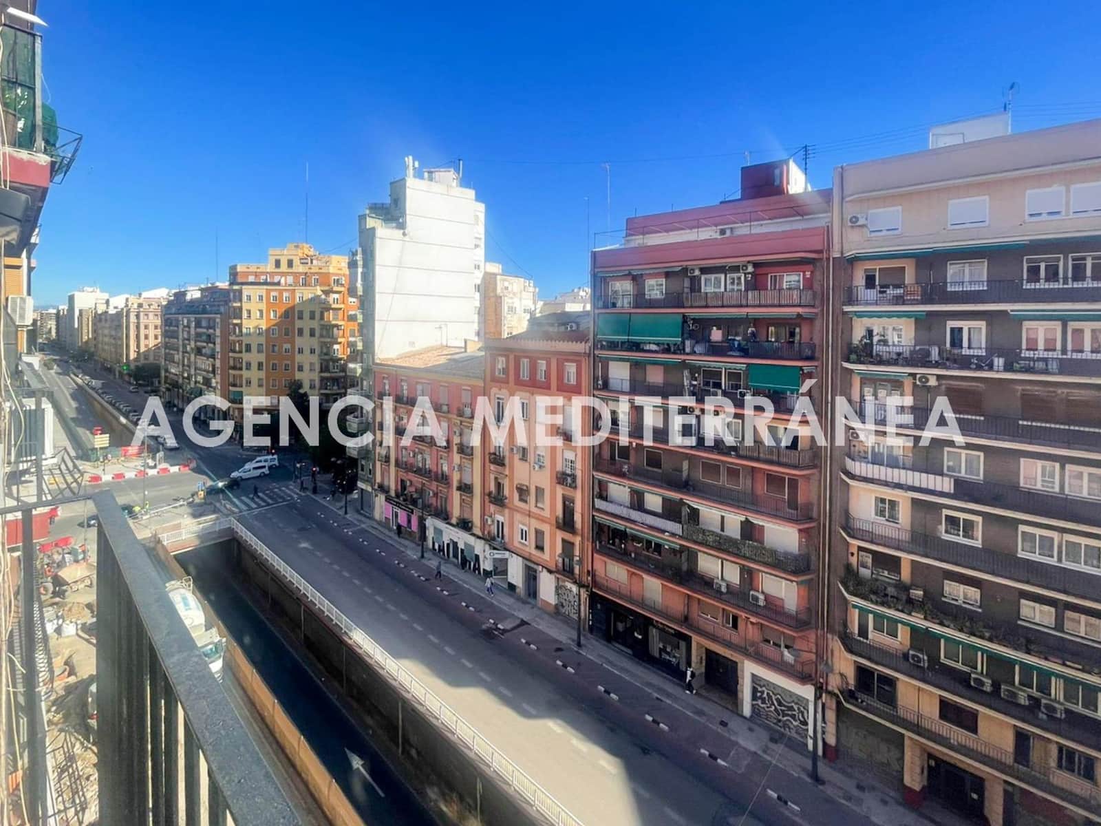 3 bedroom Flat for sale in Valencia city - € 495,000 (Ref: 9615618)