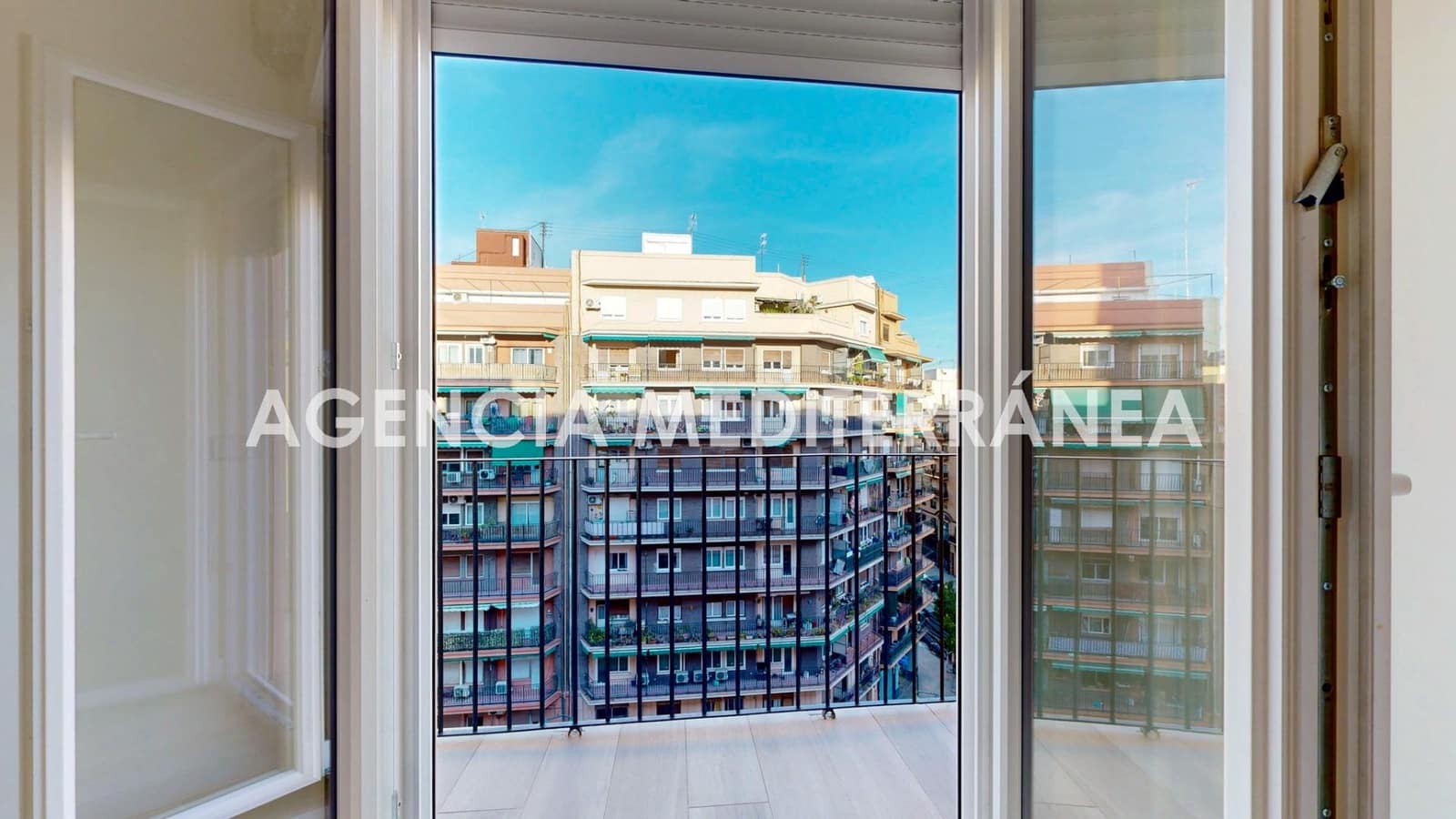 3 soveværelse Lejlighed til salg i Valencia by - € 479.000 (Ref: 9615618)