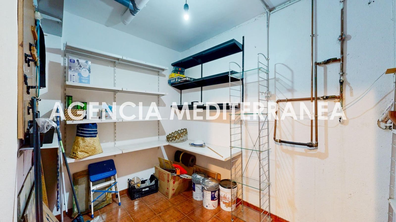 5 bedroom Townhouse for sale in La Pobla de Vallbona with pool garage - € 450,000 (Ref: 9625781)