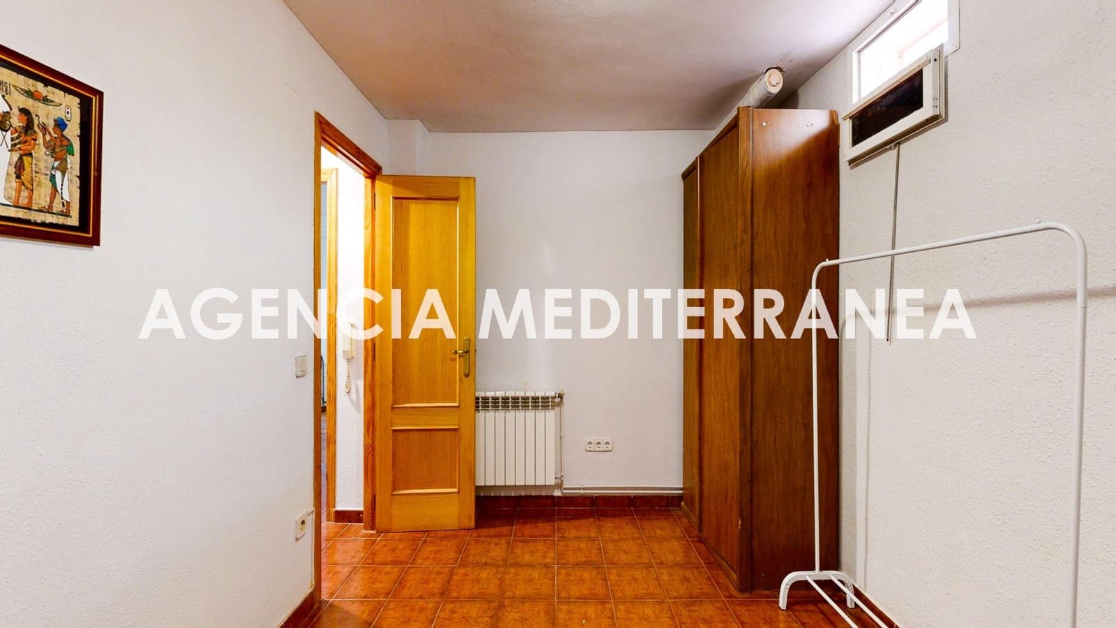 5 bedroom Townhouse for sale in La Pobla de Vallbona with pool garage - € 450,000 (Ref: 9625781)