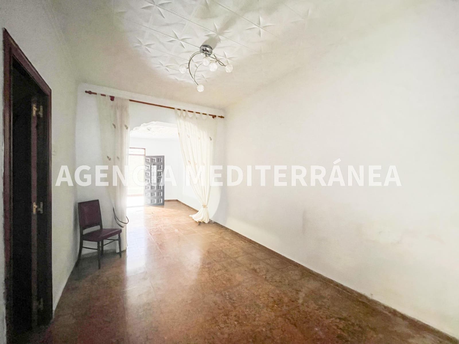 5 bedroom Villa for sale in Picassent - € 165,000 (Ref: 9625782)