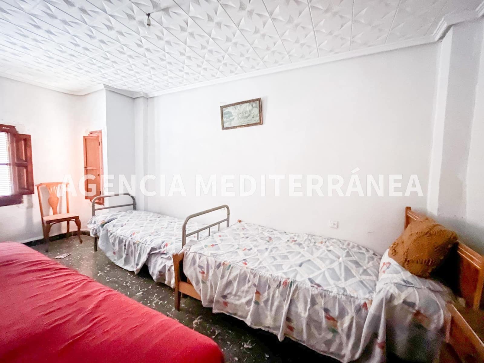 5 bedroom Villa for sale in Picassent - € 165,000 (Ref: 9625782)