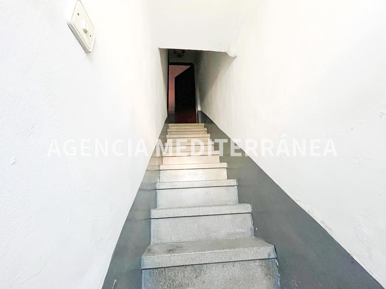 5 bedroom Villa for sale in Picassent - € 165,000 (Ref: 9625782)