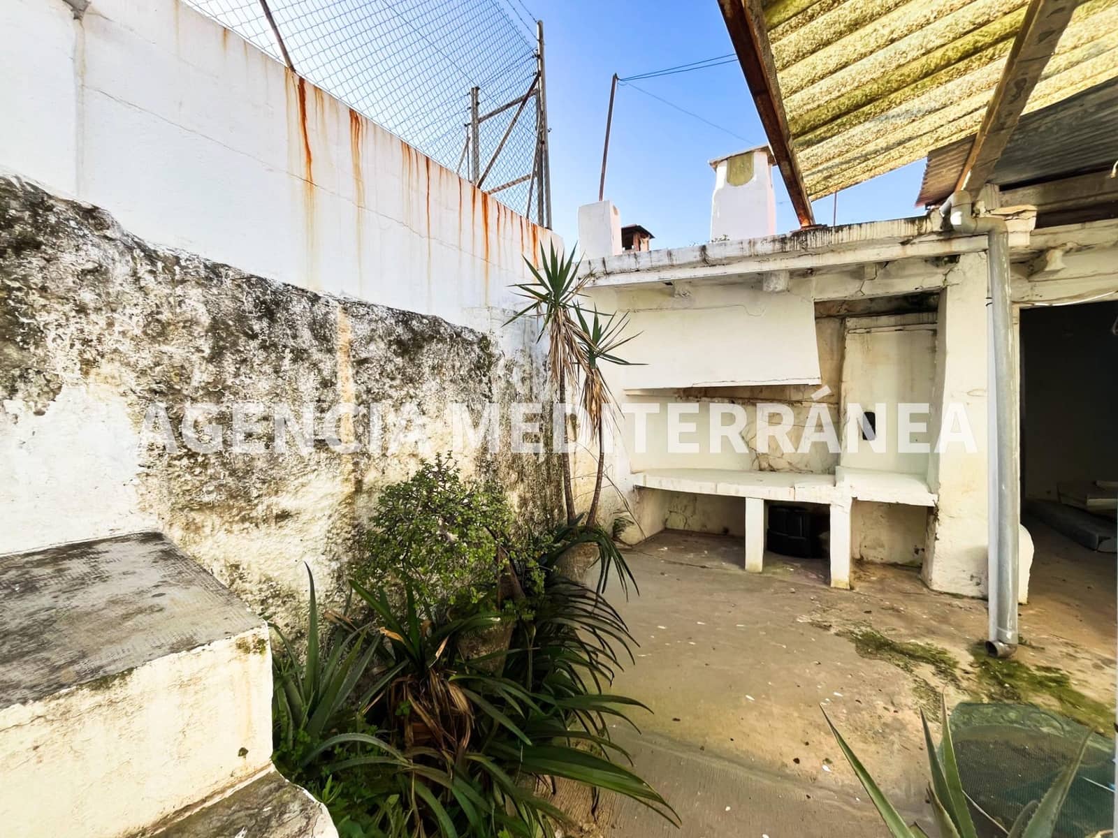 5 bedroom Villa for sale in Picassent - € 165,000 (Ref: 9625782)