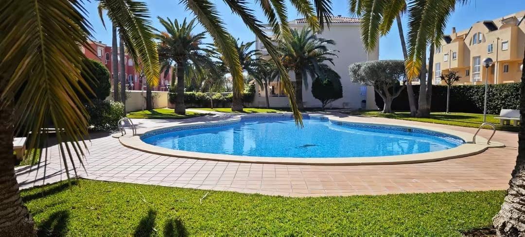 2 bedroom Apartment for sale in Denia with pool - € 233,400 (Ref: 9627669)