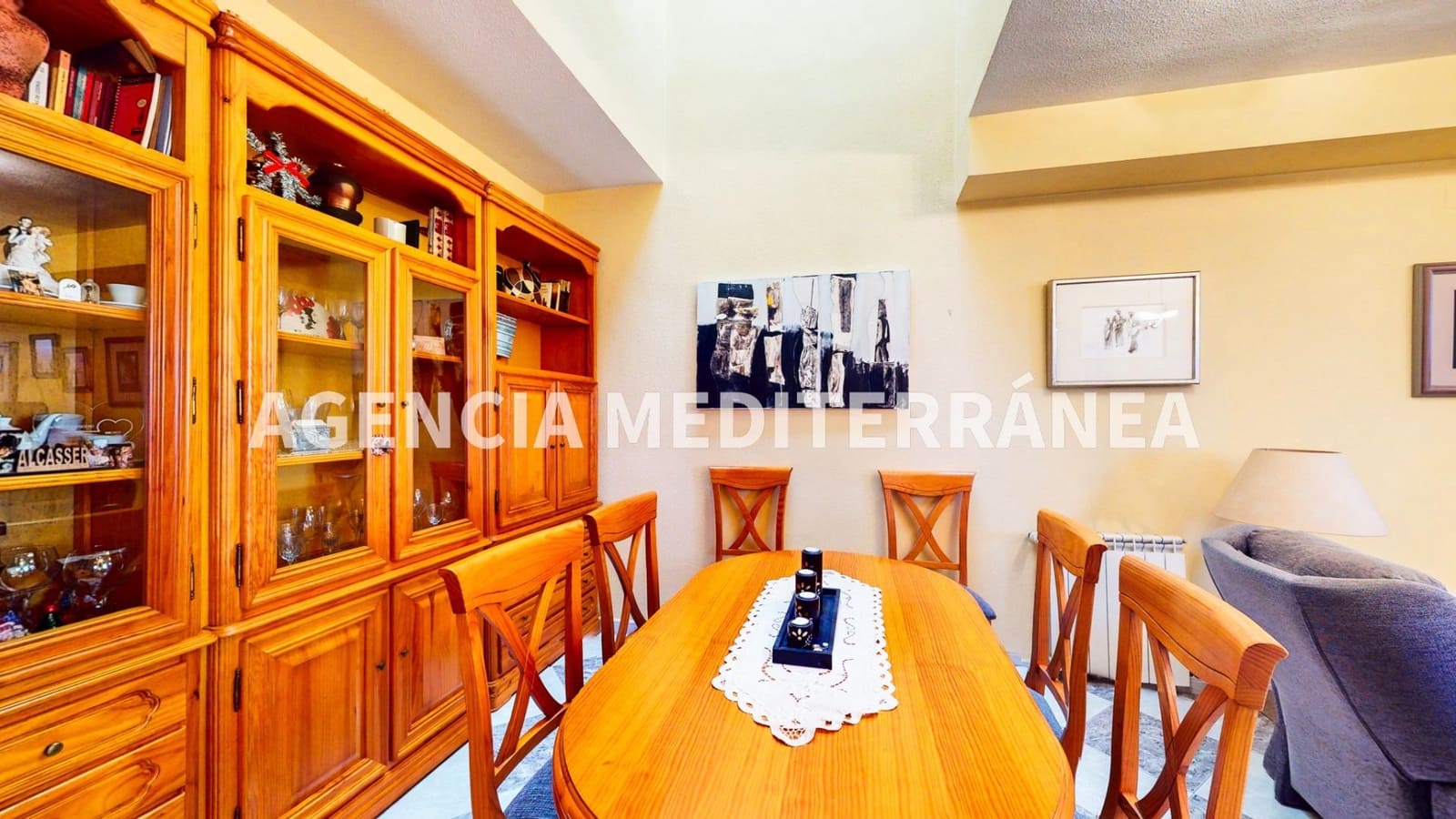 6 soveværelse Rækkehus til salg i Alcasser med garage - € 380.000 (Ref: 9630110)