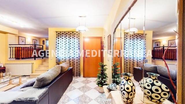 6 soveværelse Rækkehus til salg i Alcàsser med garage - € 380.000 (Ref: 9630110)