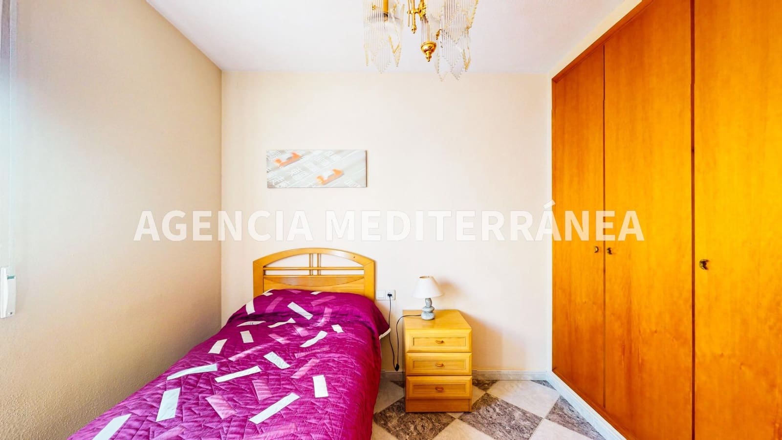 6 soveværelse Rækkehus til salg i Alcasser med garage - € 380.000 (Ref: 9630110)