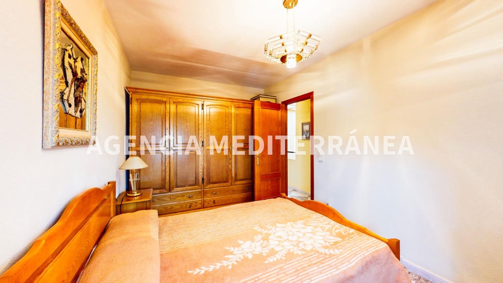 6 soveværelse Rækkehus til salg i Alcasser med garage - € 380.000 (Ref: 9630110)