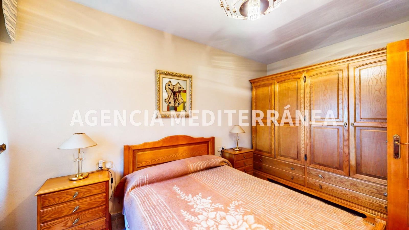 6 soveværelse Rækkehus til salg i Alcasser med garage - € 380.000 (Ref: 9630110)