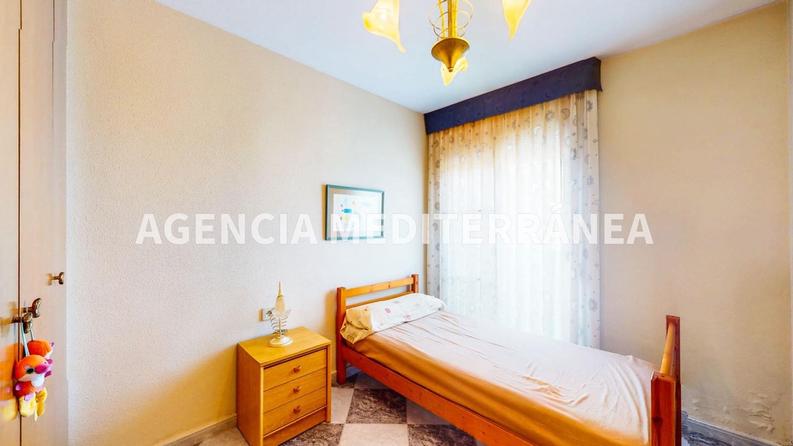 6 soveværelse Rækkehus til salg i Alcasser med garage - € 380.000 (Ref: 9630110)