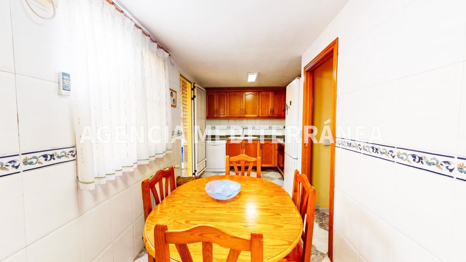 6 bedroom Terraced Villa for sale in Alcasser with garage - € 320,000 (Ref: 9630110)