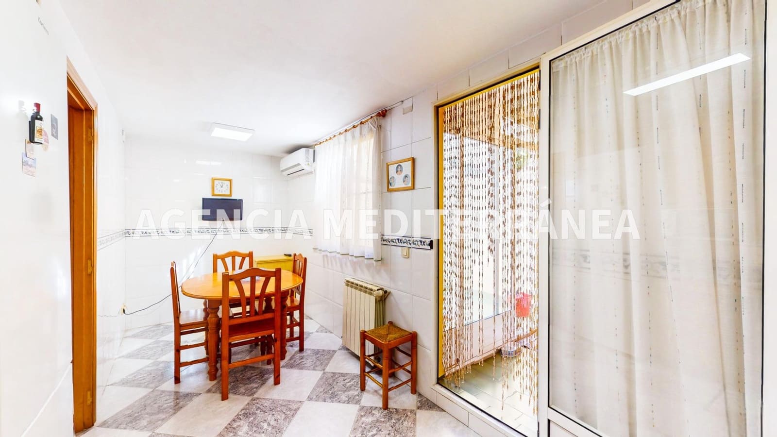 6 bedroom Terraced Villa for sale in Alcasser with garage - € 320,000 (Ref: 9630110)