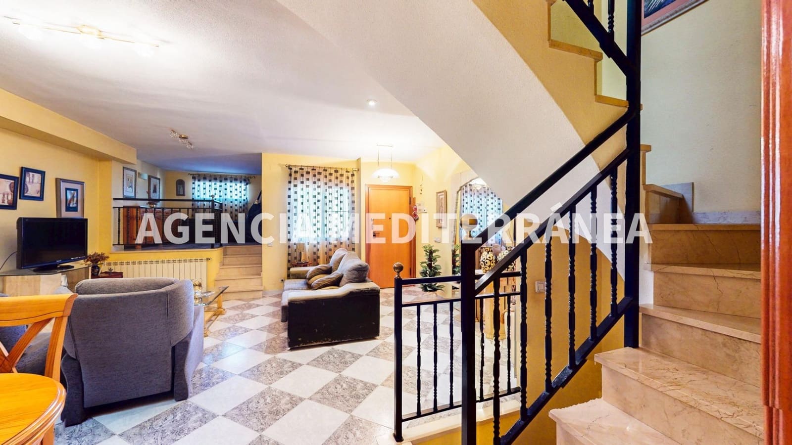 6 bedroom Terraced Villa for sale in Alcasser with garage - € 320,000 (Ref: 9630110)