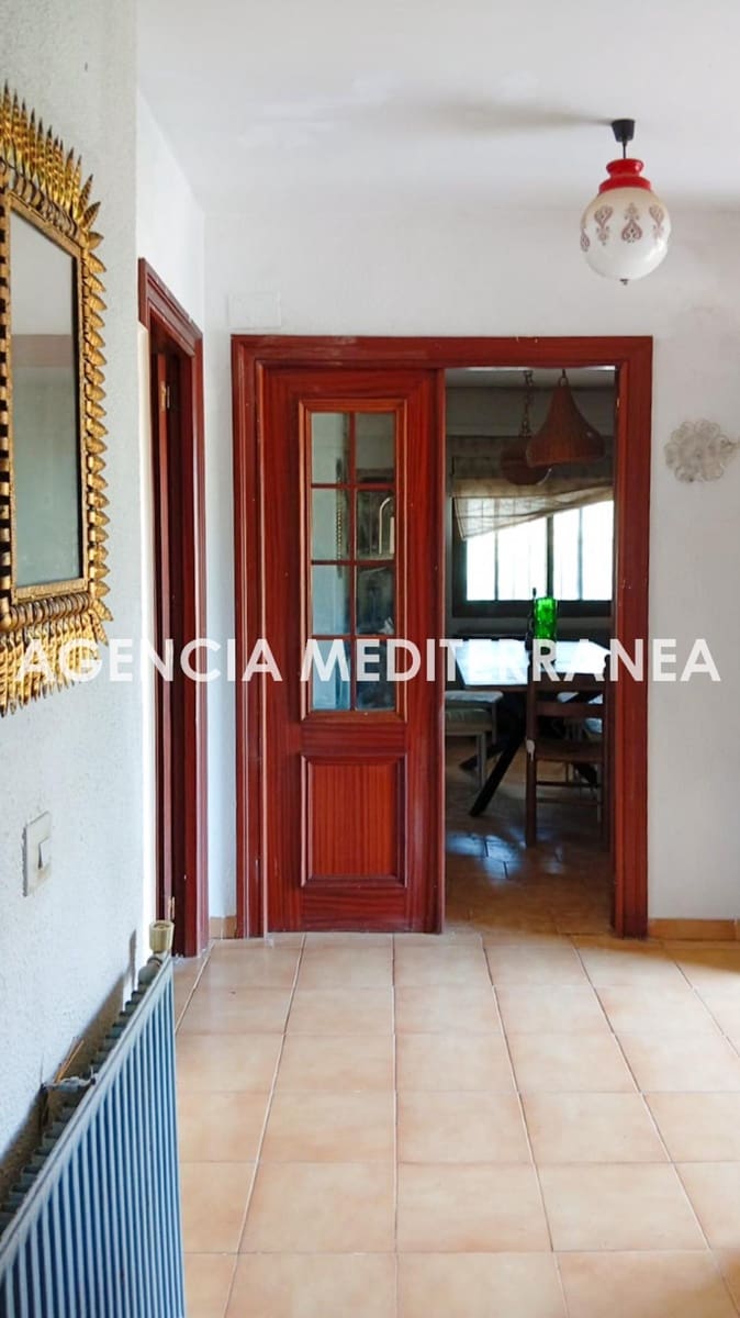 4 soverom Villa til salgs i La Canada med svømmebasseng garasje - € 450 000 (Ref: 9645123)