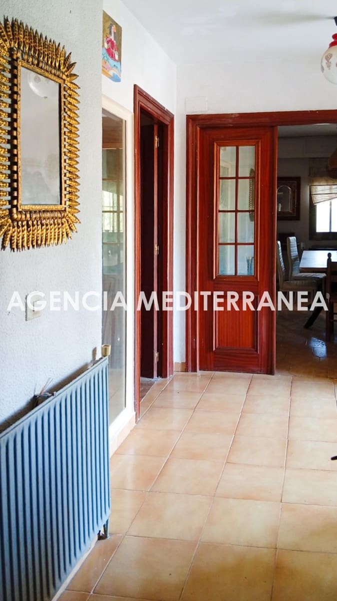 4 soverom Villa til salgs i La Canada med svømmebasseng garasje - € 450 000 (Ref: 9645123)