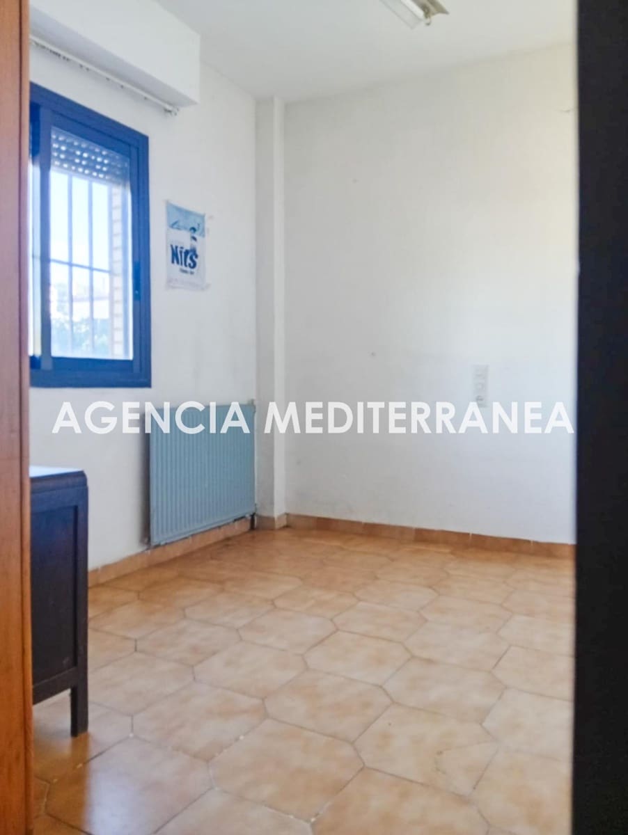 4 soverom Villa til salgs i La Canada med svømmebasseng garasje - € 450 000 (Ref: 9645123)